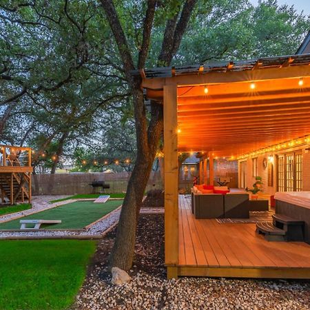 Luxurious Home With Hot Tub & Tree Deck By 6Flags San Antonio Kültér fotó