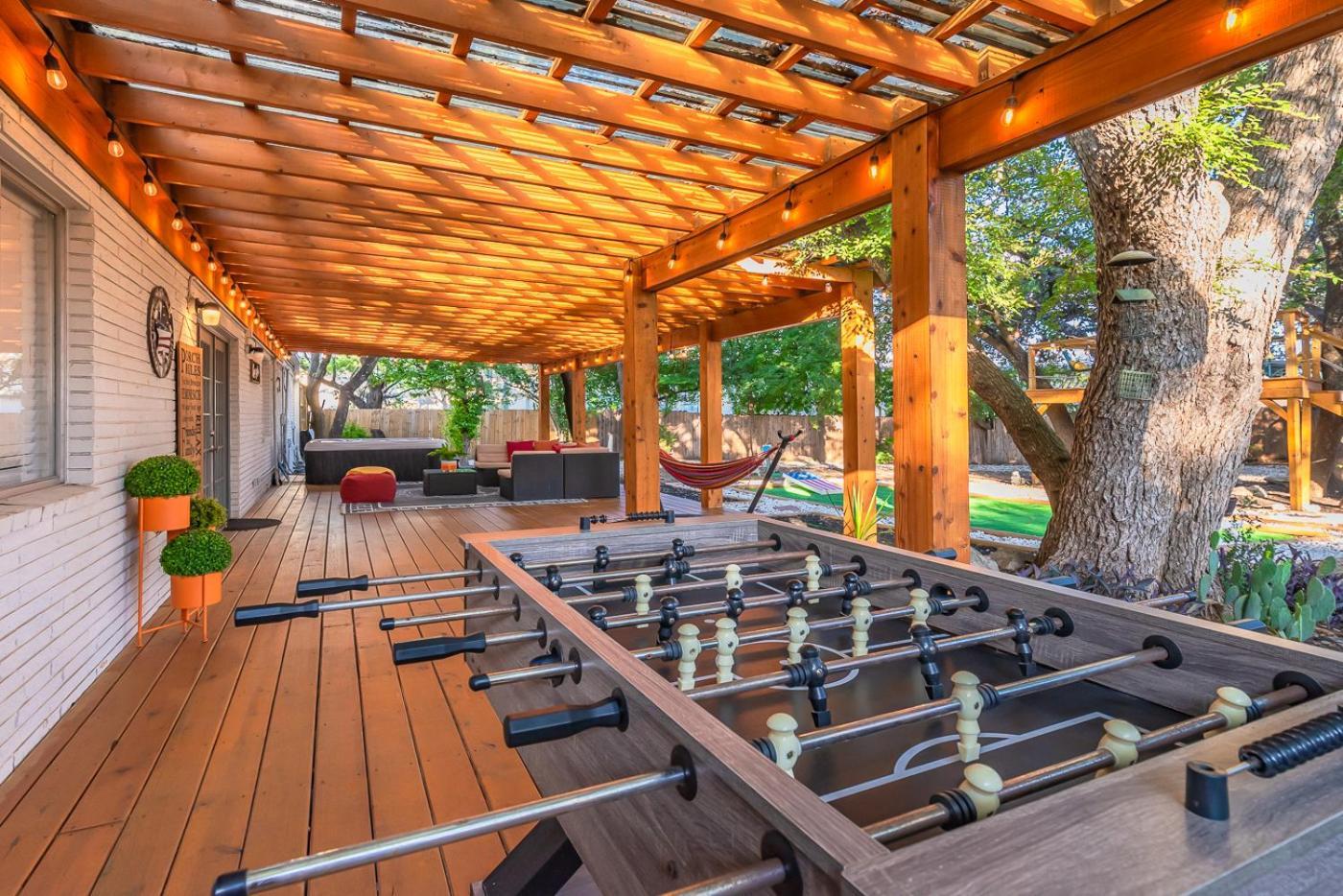 Luxurious Home With Hot Tub & Tree Deck By 6Flags San Antonio Kültér fotó