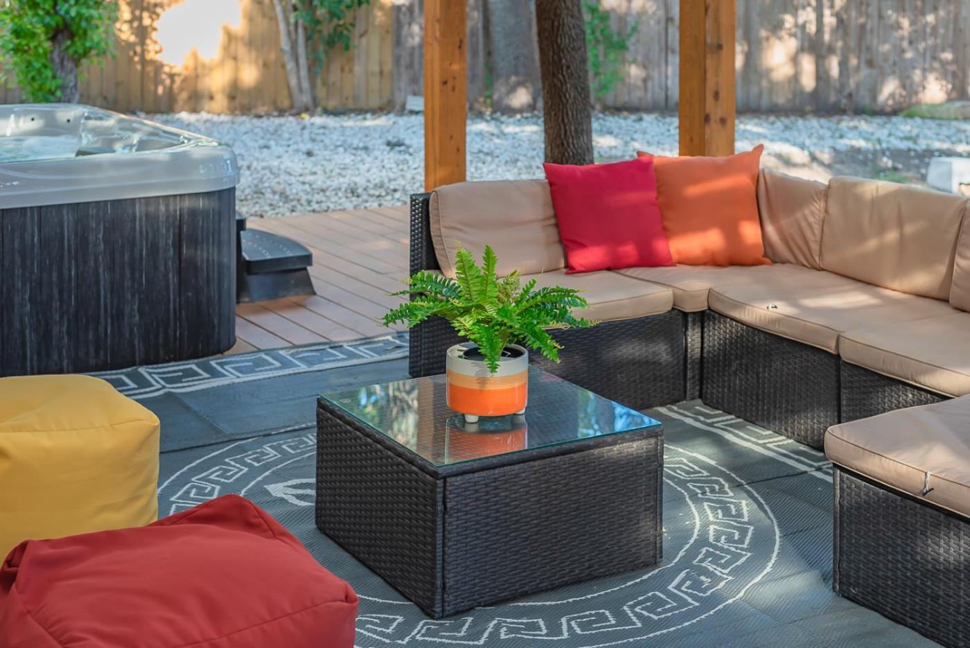 Luxurious Home With Hot Tub & Tree Deck By 6Flags San Antonio Kültér fotó